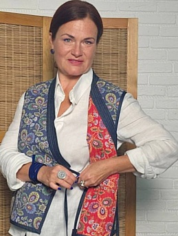 Жилет стеганый двусторонний из перкаля "Павушка"