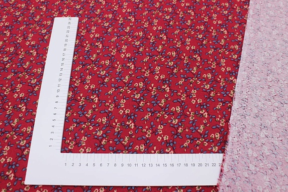 Теплый хлопок "Мелкие цветочки с веточками на малиновом", ш.1.45м, хлопок-100%, 160гр/м.кв