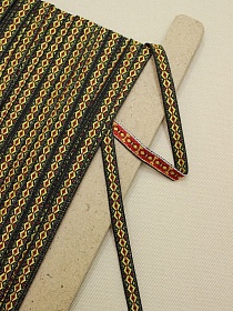 Жак.лента 10мм Желто-красный орнамент на черном, рис.9328/8