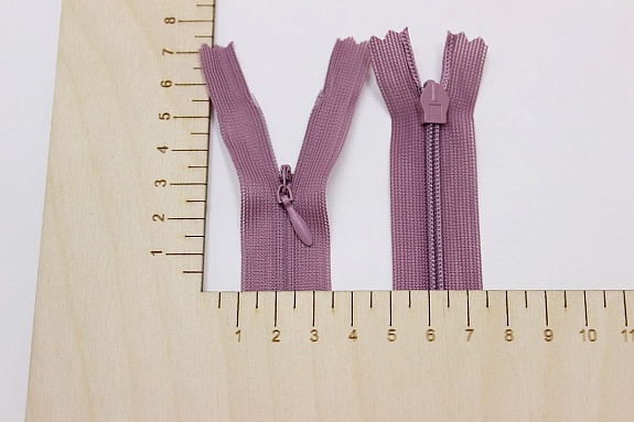 Молния потайная н/р цв.темный сиренево-розовый флер-2,   50см, нейлон