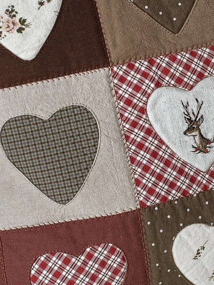 Подушка в технике пэчворк из теплого хлопка и пестряди