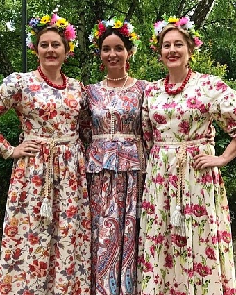 Платья из полульна Народного ансамбля "Горница"