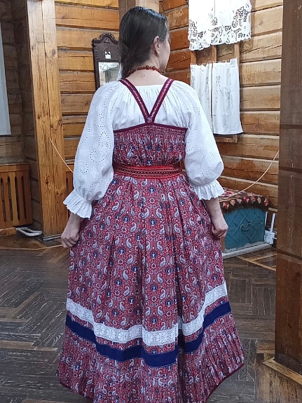 Сарафан из поплина "Барановские мотивы на красно-терракотовом"