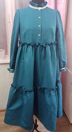 Платье с подъюбником из полульна и кружева