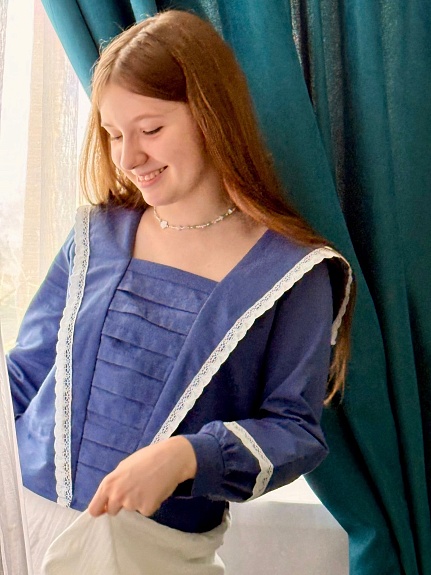 Блузка из микровельета с кружевом