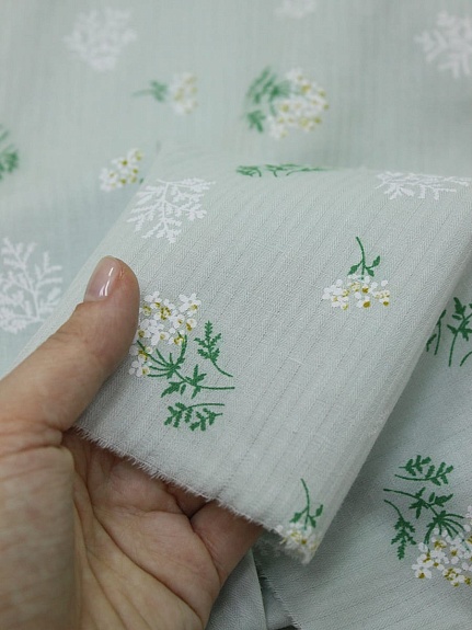Плательный хлопок "Веточки ромашки" цв.бл.голубой мох, ш.1.45м, хлопок-100%, 105гр/м.кв