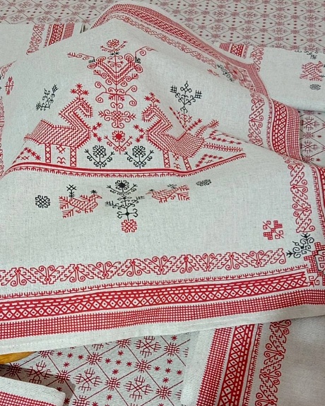 Скатерть "Макошь" и салфетки "Птица Пава"
