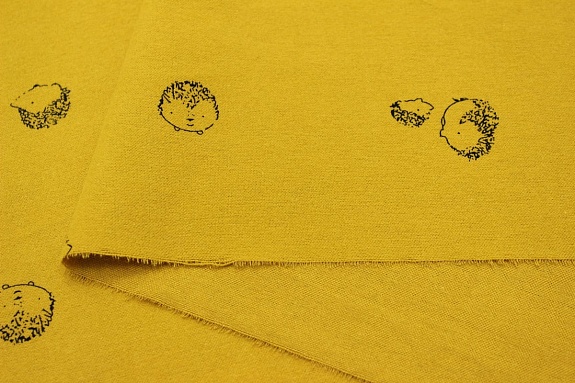 Теплый хлопок "Колючие друзья" цв.горчичный, ш.1.5м, хлопок-100%, 160гр/м.кв