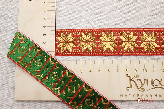 Жак.лента 32мм Св.желтая снежинка на красном