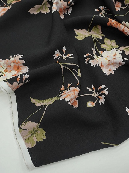 Штапель "Ароматная гортензия " цв.черный, ш.1.45м, вискоза-100%, 110гр/м.кв