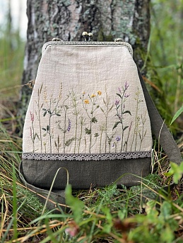 Летние рюкзаки с вышивкой из крапивы