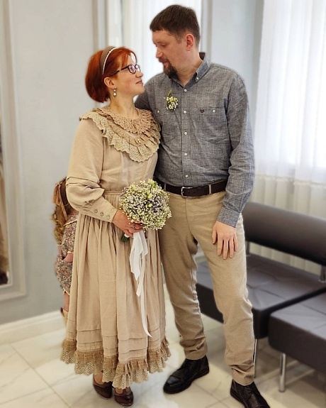 Платье льняное к кружевной отделкой