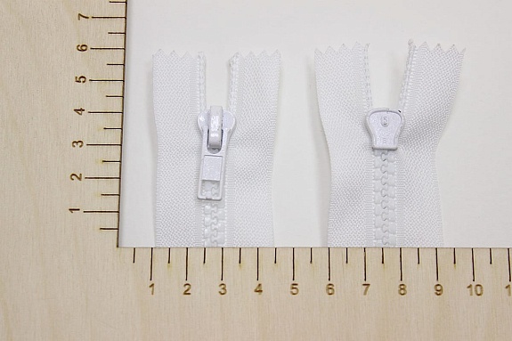 Молния тракторная №5 цв.белый, 18см