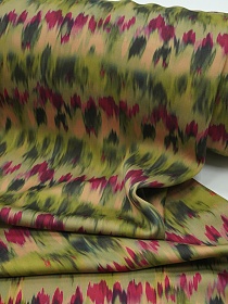 Штапель Премиум "Икат" цв.оливково-салатовый/малина, ш.1.5м, вискоза-100%, 125гр/м.кв