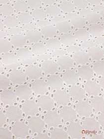Мерный лоскут Шитье "Мелкие четырехлистники" цв.молочно--белый  ш.1.5м (выш.часть1,35м, батист, хлопок100%, 80гр/м.кв