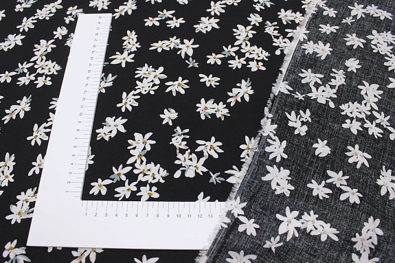 Штапель "Жасминовые цветочки на черном", ш.1.45м, вискоза-100%, 100гр/м.кв