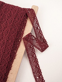 Кружево цв.бордово-вишневый, ш.30мм, хлопок-90%, п/э-10%, рис.111/17