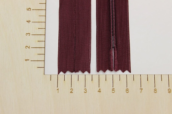 Молния потайная н/р цв.темно-бордовый, 50см, нейлон