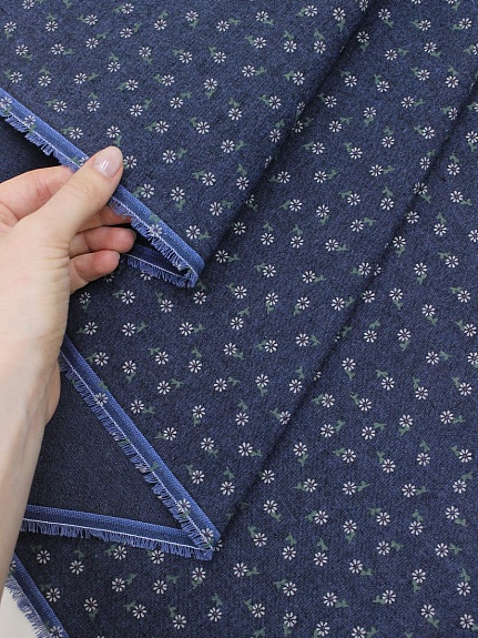 Плательный хлопок "Мелкие ромашки на джинсово-синем меланже", ш.1.5м, хл-80%, п/э-20%, 150гр/м.кв