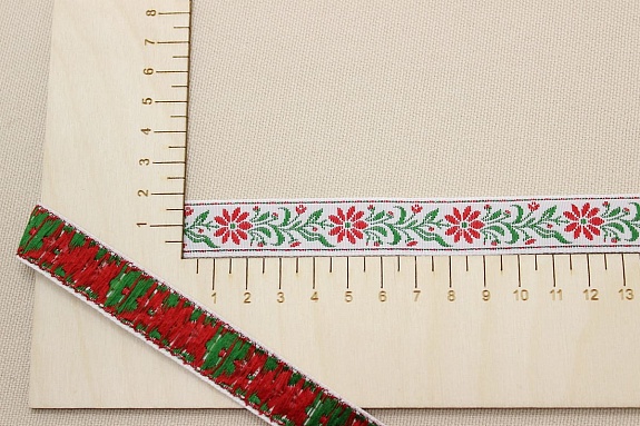 Жак.лента 18мм Красные цветы на белом