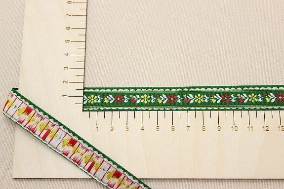 Жак.лента 18мм Желтые/красные цветы на зеленом