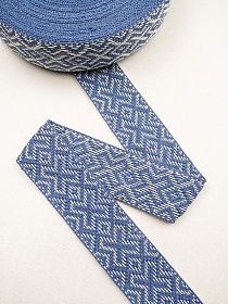 Лента тканая для поясов, 50мм Орнамент (цв.суровый) на джинсовом