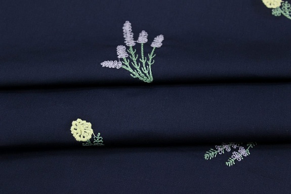 Перкаль Премиум с вышивкой "Полевые цветочки" цв.чернильно-синий, СОРТ2, ш.1.53м, хлопок-100%,