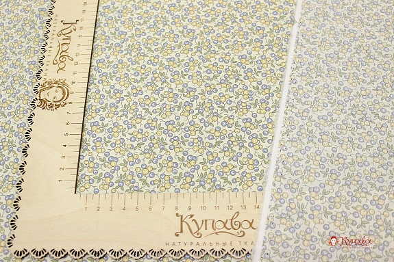 Импорт. хлопок "Мелкие ягодки" цв.бежевый/джинс, ш.1.45м, хлопок-100%, 105гр/м.кв