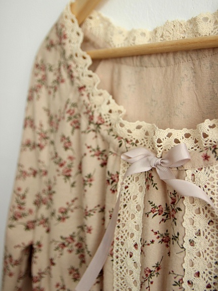 Платье из плательного хлопка "Элиза" в бежевом цвете