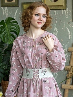 Платье из плательного хлопка "Веточки ромашки на лилово-розовом"