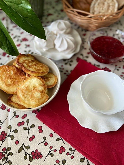 Скатерть из полульна "Брусника"