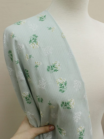 Плательный хлопок "Веточки ромашки" цв.бл.голубой мох, ш.1.45м, хлопок-100%, 105гр/м.кв