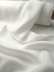 Купра цв.Молочно-белый, ш.1.35м, купра-100%, 110гр/м.кв 