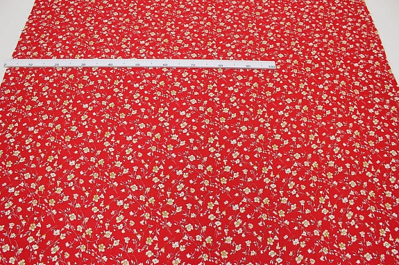 Штапель "Полонез" (горчичные цветы на красном), ш.1.44м, вискоза-100%, 90гр/м.кв