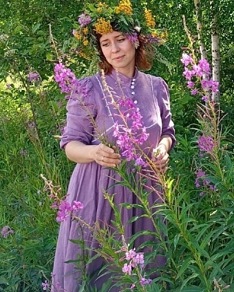 Женственное платье из костюмного льна
