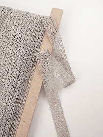 Кружево цв.серо-бежевый с оливковым оттенком, ш.27мм, хлопок-90%, п/э-10%, рис.101/5