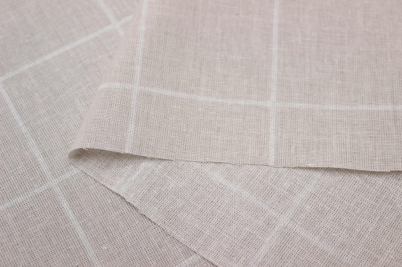 Мерный лоскут (ткань в отрезах) - Бязь "Белая клетка на бледно-бежевом", ш.2.2м, хл-100%, 115гр/м.кв