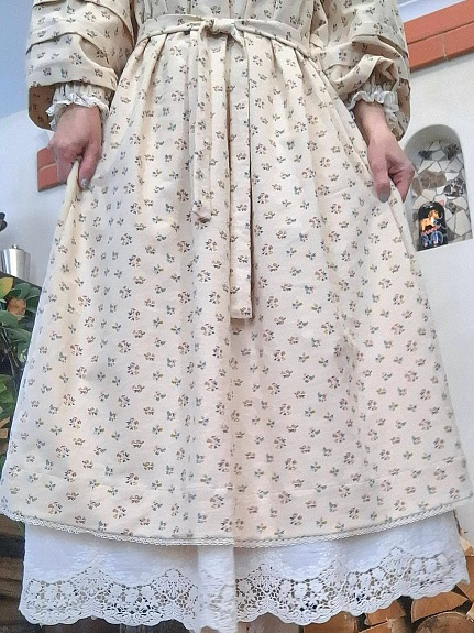 Нежное платье из теплого хлопка "Милые букетики"