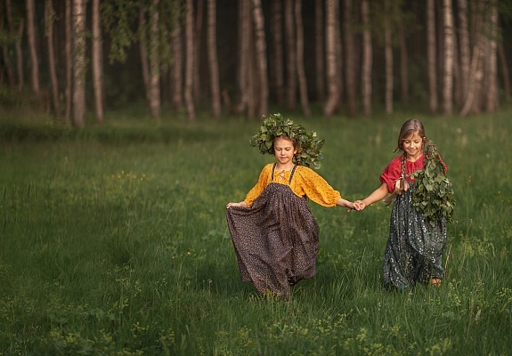 Народные костюмы