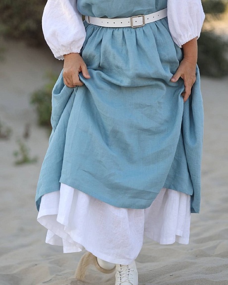 Легкое платье и сарафан, две самостоятельные вещи, можно носить вместе и по-отдельности