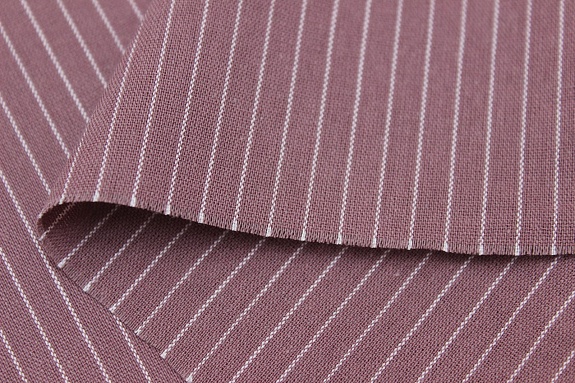 Пестрядь "Средняя полоска на бруснично-лиловом", ш.1,4м, хлопок-95%, п/э-5%, 140гр/м.кв