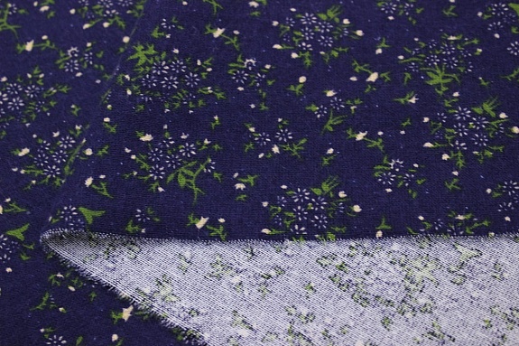 Теплый хлопок "Мелкое соцветие на фиолетово-чернильном", СОРТ2, ш.1.45м, хлопок-100%, 160гр/м.кв