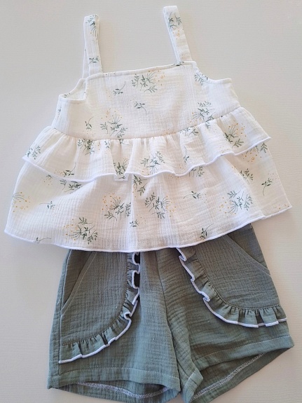 Детская майка из муслина "Веточки ромашки на белом"