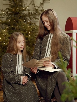 Платья из плательного хлопка с микроворсом "Мелкие ромашки на болотном хаки"