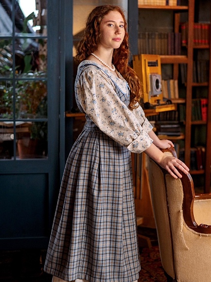 Сарафан из шерсти и рубашка из импортного хлопка