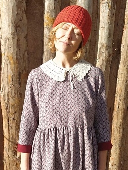 Платье из теплого хлопка "Винтажная брусничка" со съемным вязаным воротником