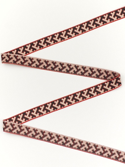 Жак.лента 18мм Славянский черно-кремовый оберег на красном