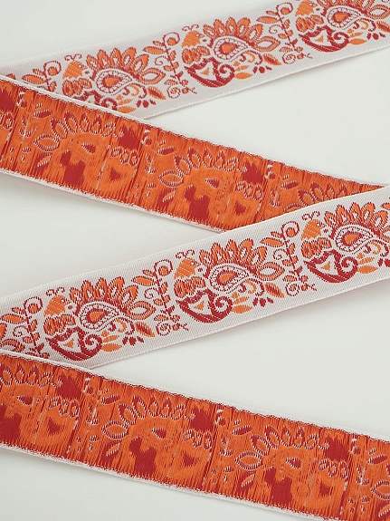 Жак.лента 30мм Темно-красные/оранжевые птицы на белом