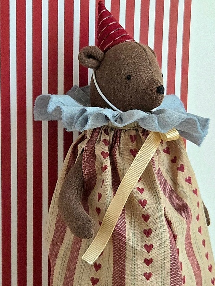 Игрушка из крапивы, одежда из вареного хлопка и пестряди