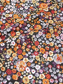 Перкаль "Мелони (бежевые/оранжевые цветы на черном)", ш.1.5м, хлопок-100%, 105гр/м.кв